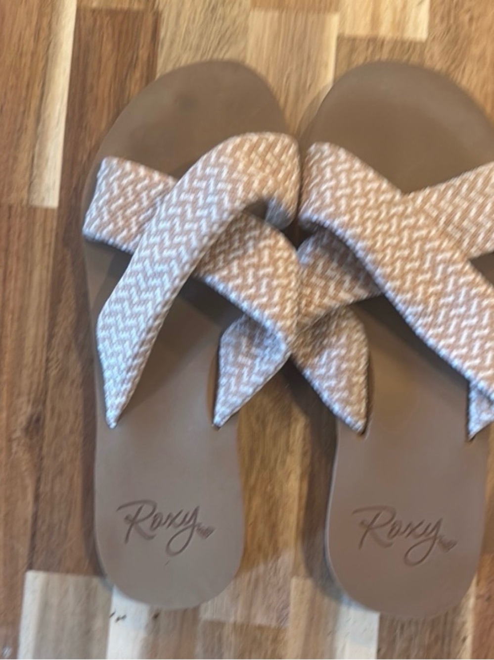 Roxy Roselani  Women's Cream and Tan slide Sandals